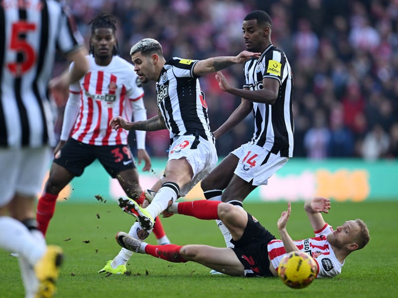 A calm and confident performance. Released Joelinton for the opening goal and helped Newcastle out at both ends. Bossed it, Sunderland couldn't handle him.