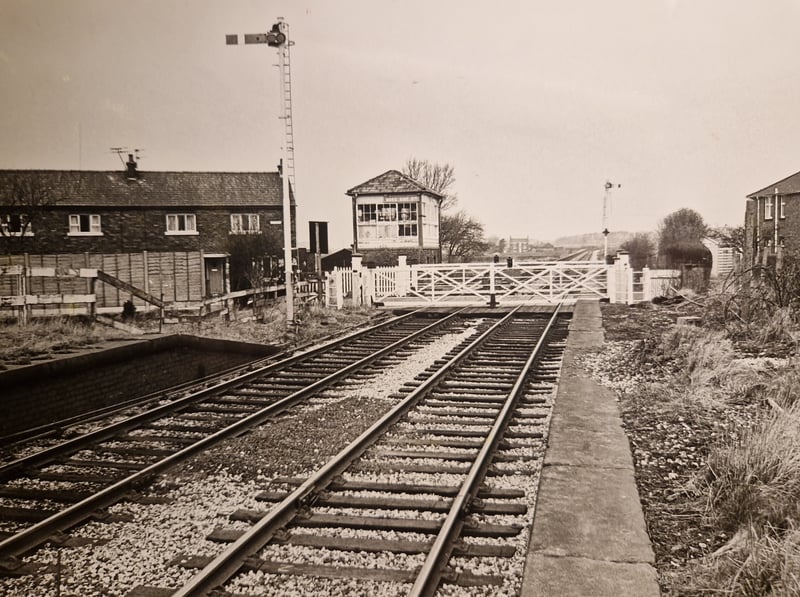 Moss Side station and level crossing