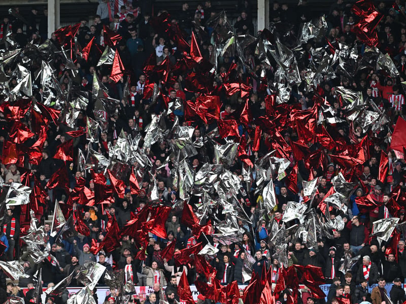Average attendance: 40,994