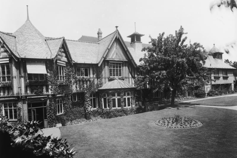 Houses in Bournville Village near Birmingham, a new town founded by Chocolate manufacturer and social reformer George Cadbury, July 1909.
