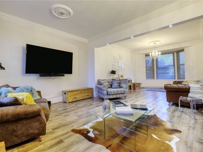 The big lounge and living room is incredibly spacious. (Photo courtesy of Zoopla)
