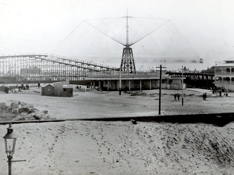 Sir Hiram Maxims Flying Machine.