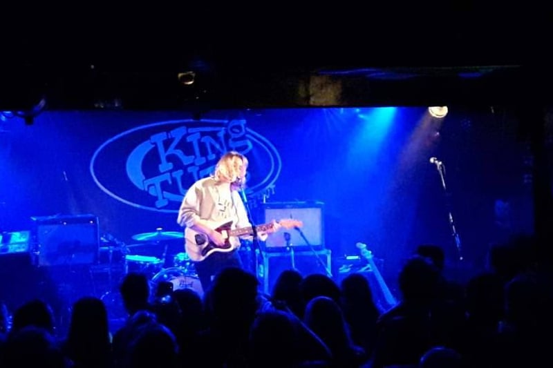 When Capaldi was starting out, he sold out King Tut’s Wah Wah Hut in January 2017 as he played to a crowd of 300. 