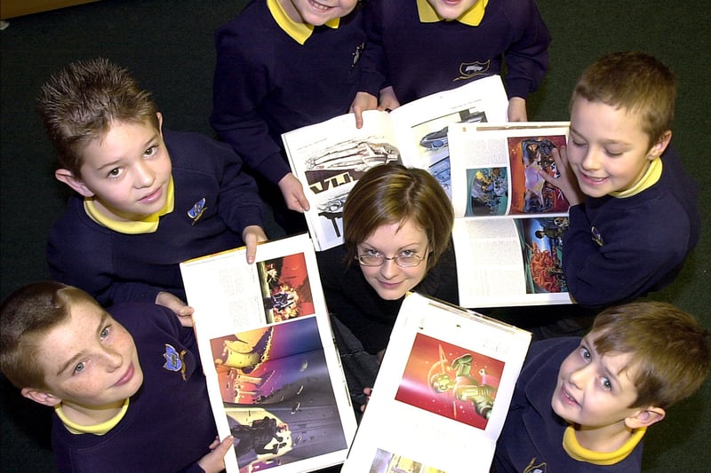 Baines School, pupils from year 5 won an art questionaire Competition, Presentation was by Yvonne Hardman, education and outreach officer at grundy art gallery.  kids clockwise from bottom left: Ashton Molyneux, 10, Daniel Beckett, 9,Debra Rhodes,10, Emma Dolan, 9. Shaun Warring, 10 and Christian Green, 9