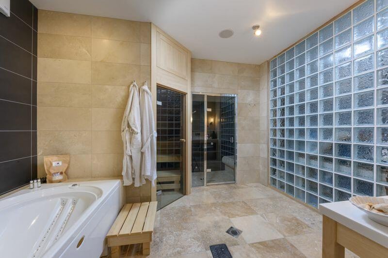 The property even has its own spa room with a jacuzzi bath, sauna and steam room.