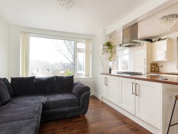 An open plan kitchen/sitting room offers an excellent hosting space for those who enjoy a dinner party. (Photo courtesy of Whitehornes Estate Agents)