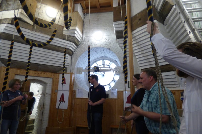 St Paul’s has one of the largest ring of bells in the world – 10 in total. A new ring of 10 bells was installed in 2005 to celebrate St Martin’s Guild of Church Bell Ringers’ 250th anniversary. 