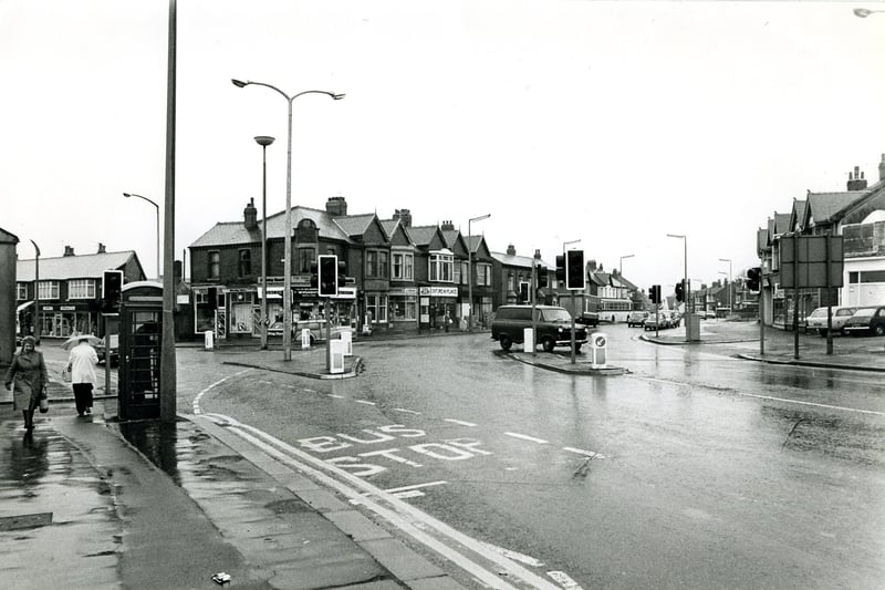 Waterloo Road and Vicarage Lane at Oxford Square. The shops in the centre are on the site of Damstid Cottages.