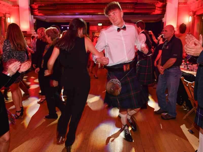 Another important element to a traditional Burns Night is keeping your guests entertained. During large-scale Suppers, ceilidh dancing and live bands are common. In addition, entertainment can include performances of Robert Burns' poems or songs such as "Rantin' Rovin' Robin" or "A Red, Red Rose", though it is often said that no Burns Night is complete without a recital of "Tam O' Shanter". 