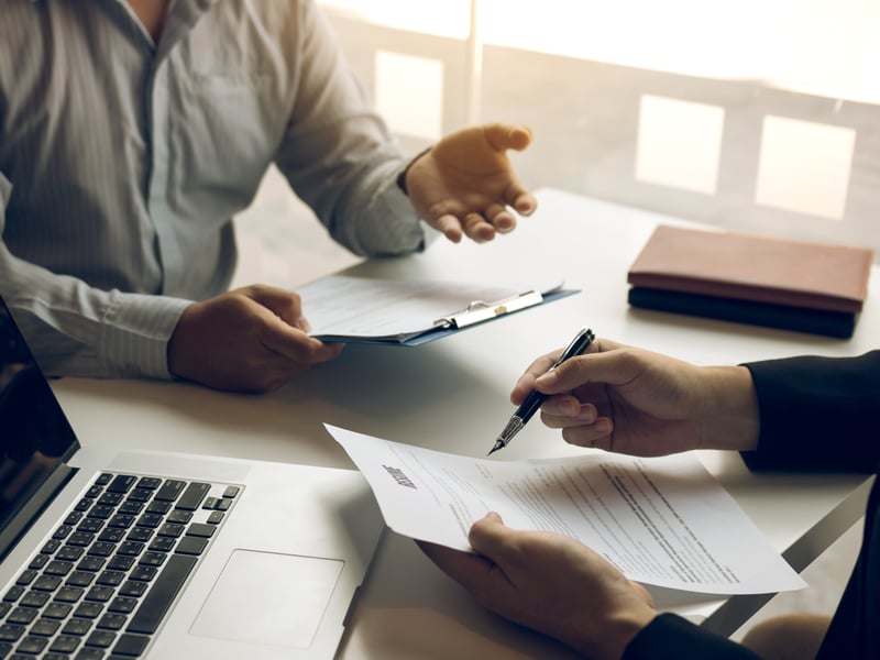 The average salary of a Contract Manager is £46,327.