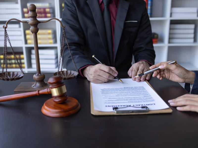 The average salary of a Private Client Solicitor is £45,435.