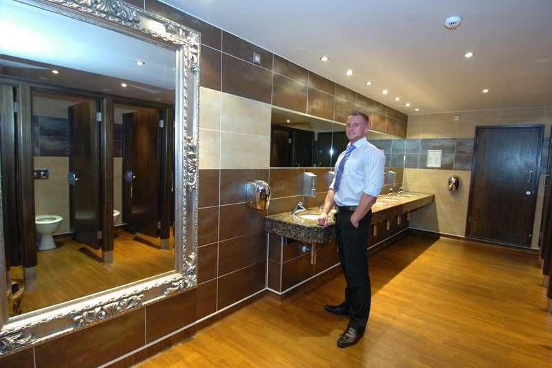 Cooper Rose manager Nik Chapman had his photo taken in the pub's 5-star rated toilet in 2011.