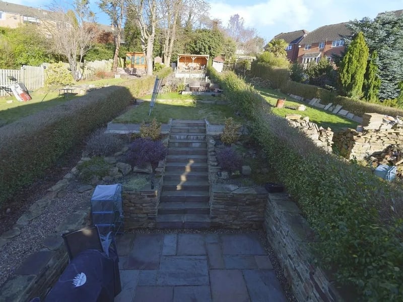 The garden is versatile and very long. (Photo courtesy of Zoopla)