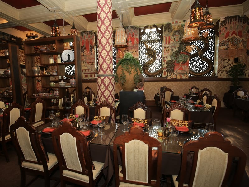 Tarn Thai, formerly So Siam by Baan Thai, is located in a landmark former bank building on the corner of London Road and Ecclesall Road. The beautiful interior of this popular Thai restaurant definitely lives up to its attractive exterior.