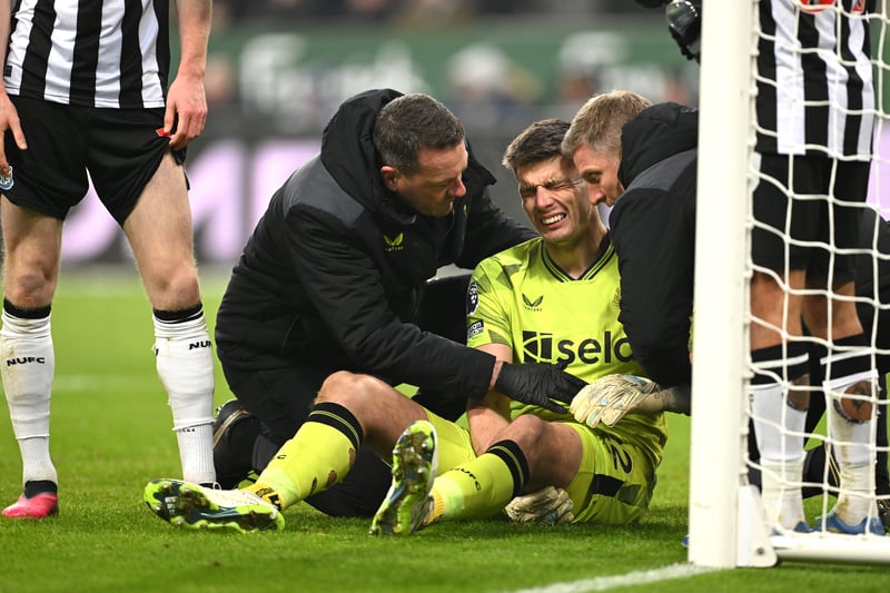 The goalkeeper dislocated his shoulder back in December and is still facing at least another month on the sidelines. 