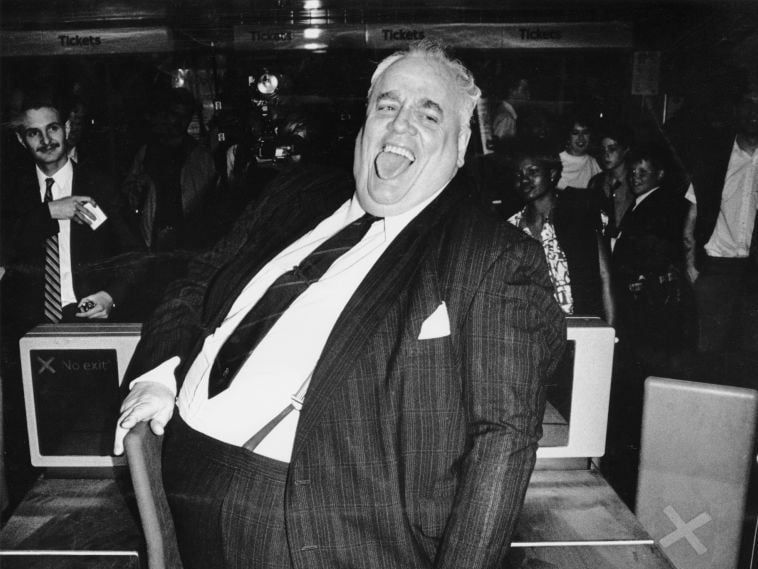 British politician Sir Cyril Smith tests out the new ticket barriers at Euston underground station in London, 14th June 1989. (Photo by Peter Macdiarmid/Getty Images)