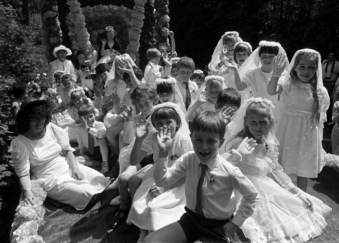 First Holy Communicants in the Penwortham Gala procession, 1986.