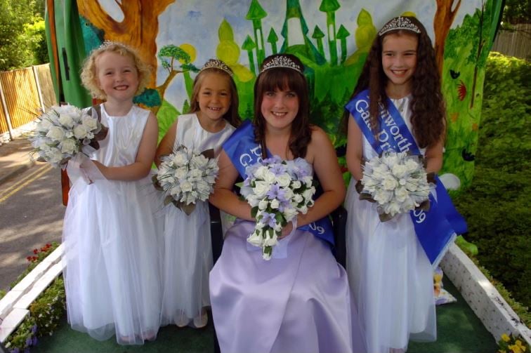 Penwortham Gala Queen 2009 Molly Pickard (2nd right) with her entourage