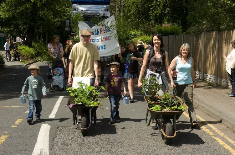 A sunny procession in 2019.