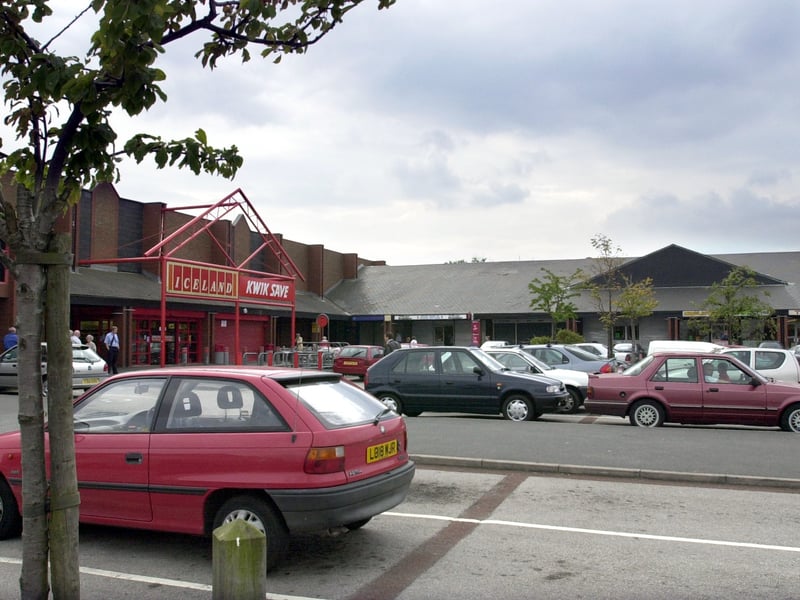 Middleton Shopping Centre in September 2002.