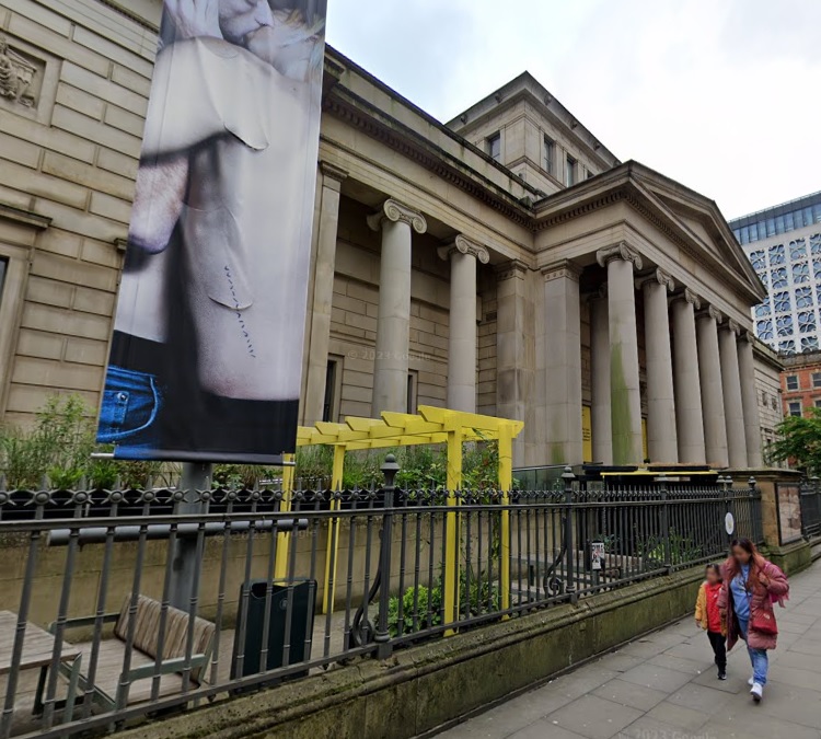 Manchester Art Gallery is a spectacle on Mosley Street and holds an eclectic range of masterpieces and exhibitions for you to peruse which can act as an exercise for your mind, as well as being the perfect backdrop for a romantic stroll through some incredibly thought-provoking pieces. The art gallery is free to visit and open from Tuesday to Sunday from 10am to 5pm. 