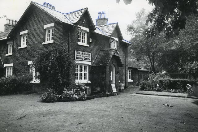 Still as recognisable today - Singleton post office, September 1978