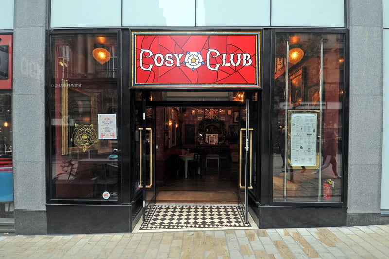 Cosy Club, on Albion Street, is another fantastic place to get lunch in Leeds. It offers a brunch menu until 4pm everyday and a wide range of main dishes including burgers, salmon and risotto. There are a range of vegetarian, vegan and gluten-free options. 