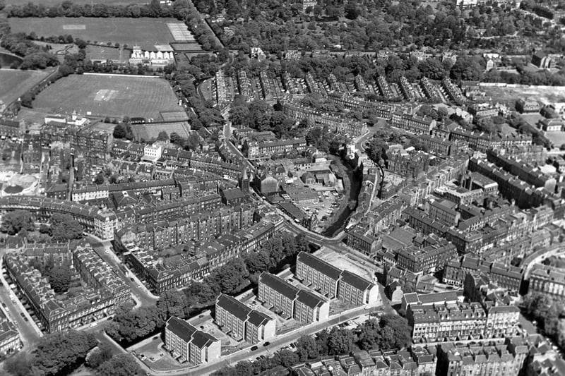 Aerial shot of Stockbridge from May 1977, which shows Saunders Street, the Water of Leith and Malta Terrace in middle.