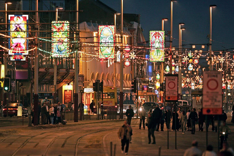 Blackpool at night in 2005