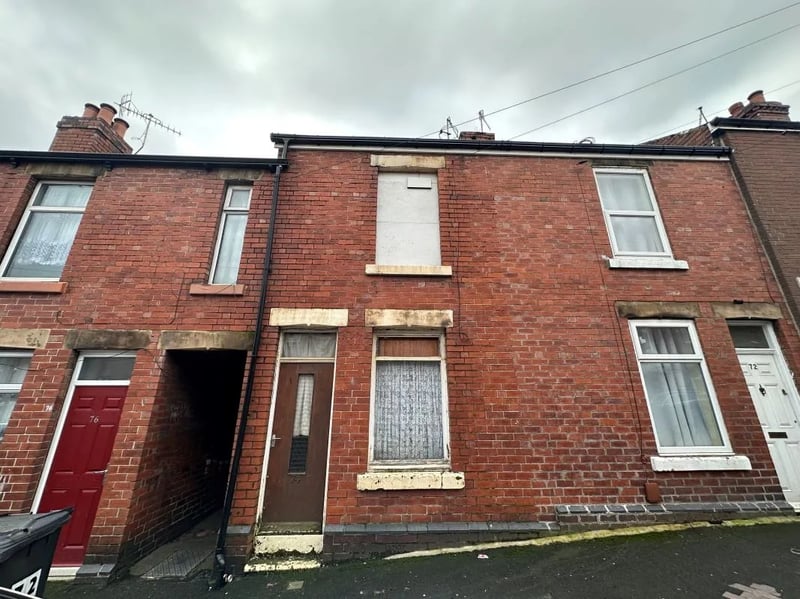 This two bedroom home is one of the cheapest houses for sale in Sheffield at £15,000. (Photo courtesy of Zoopla)