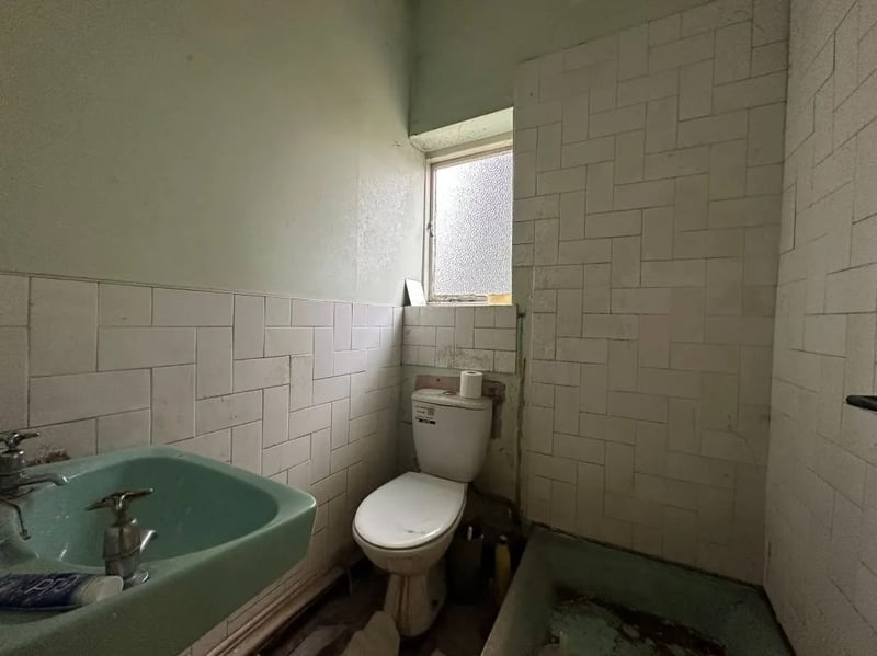 A ample sized shower room is found in the corner of the first floor. (Photo courtesy of Zoopla)