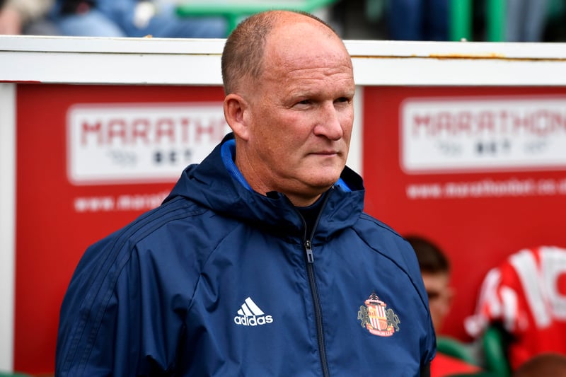 Former Leeds United and Huddersfield boss Simon Grayson has been linked with a return to football in the UK after leaving Indian outfit Bengaluru FC in December. 