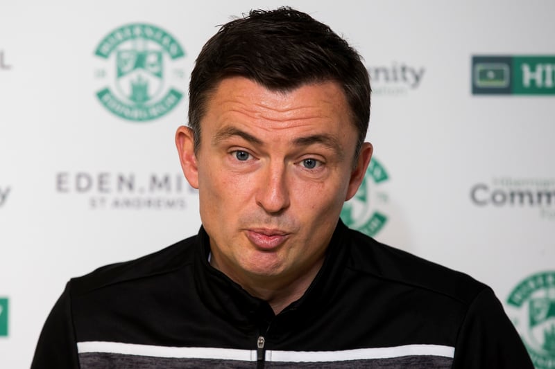Former Hibs boss Paul Heckingbottom could make a return to Scottish football just months after his exit from Sheffield United. 