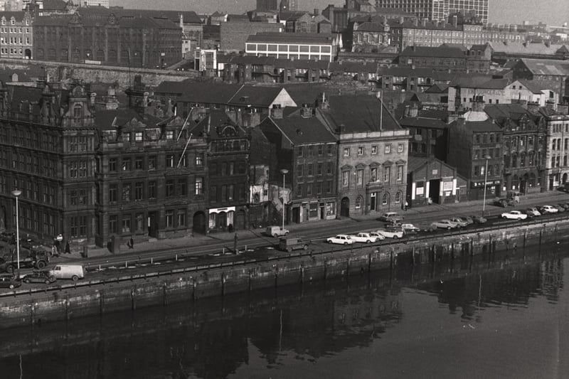  A length of the Quayside. Of the buildings in view 'M. S. Dodds' is the only discernible shop sign (it stands to the right of the picture in front of the lorry). Picture is most likely taken from the Tyne Bridge.