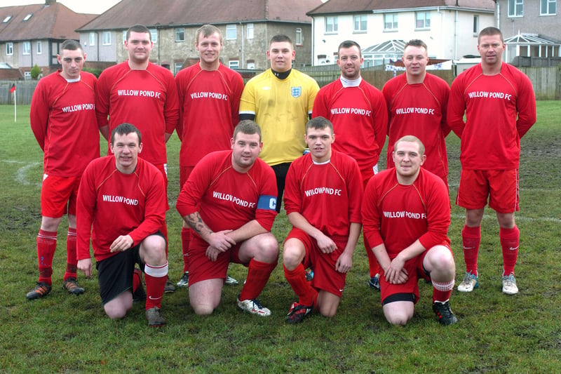 Willow Pond FC lining up for a team photo in December 2013.