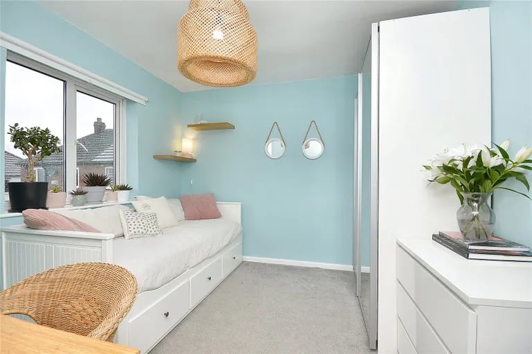 A second versatile double bedroom can be transformed to suit your needs.