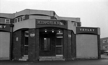 The front entrance of the Kings Arms on Meanwood Road. This replaced an earlier pub of the same name which occupied the same site. This pub closed down following a fire.