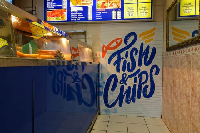 Harrys' Fish Bar serves hot, fresh, fast fish blasted with salt and vinegar and wrapped in paper for a more-than-decent price. What more could you ask for?