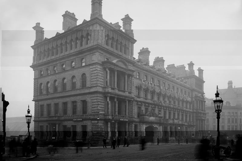 10th February 1910:  Exterior of the Great Western Railway station at Snow Hill, Birmingham.  (Photo by Topical Press Agency/Getty Image