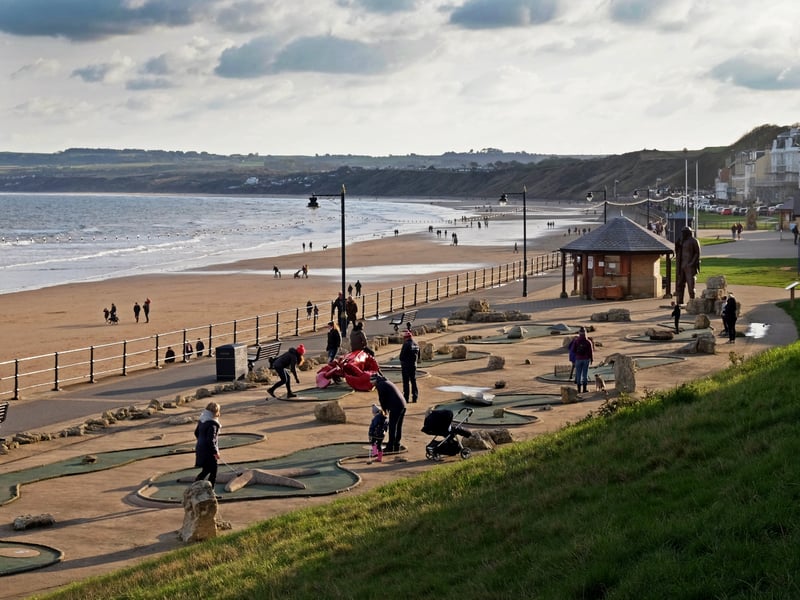 Filey, which has become ever more popular recently, is home to expansive sandy beaches, scenic coastal walks and a traditional seaside atmosphere that's welcome on any weekend away. Enjoy the fresh seafood, explore the picturesque promenade and relish the tranquil beauty of this coastal gem that sits an hour and a half from Leeds by car.