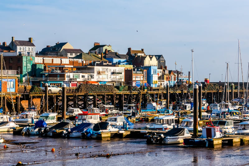 This coastal gem offers sandy beaches, charming promenades, and the gorgeous Flamborough Head cliffs. Indulge in fresh seafood, explore the Old Town's quaint streets, and unwind in the peaceful coastal ambiance just a short drive from Leeds.