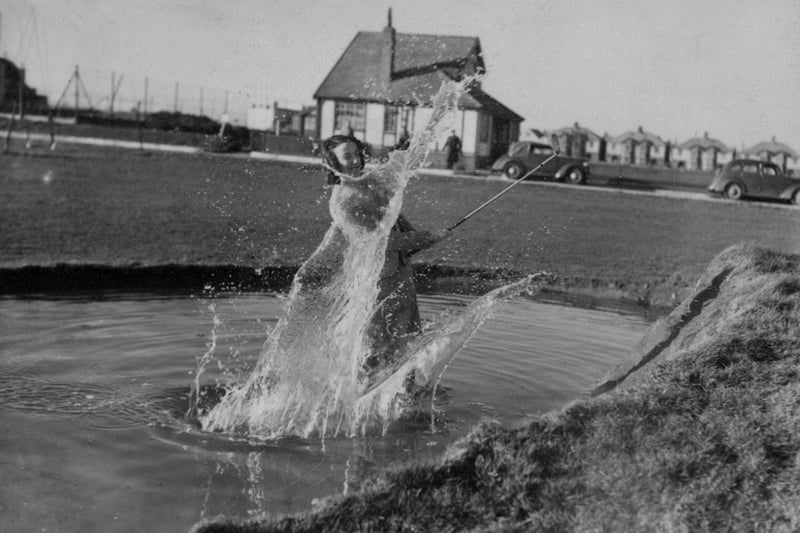 11th March 1939:  The singer Judy Shirley, playing golf in Cleveleys (Photo by Nick Yapp/Fox Photos/Getty Images)