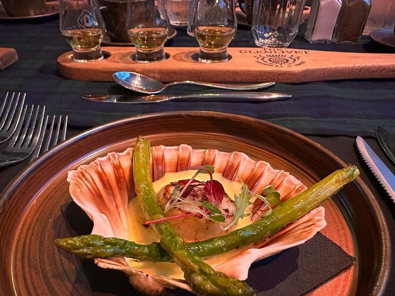 A very delicate and tender hand-dived Scallop kicks off the immersive tasting experience