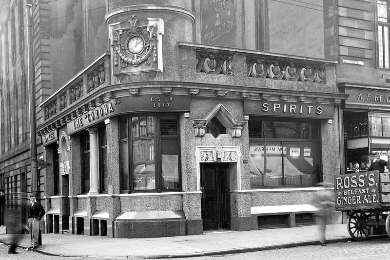 The Corona pub on Pollokshaws Road pictured in 1933 which still remains popular with Southside residents till this day.