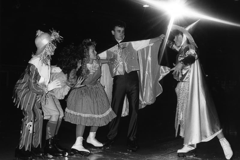 The Wizard of Oz on ice -
Daniel Whiston, Richard Woods, Emma Whiston, Liam Duffy and Michelle Cart
1989
