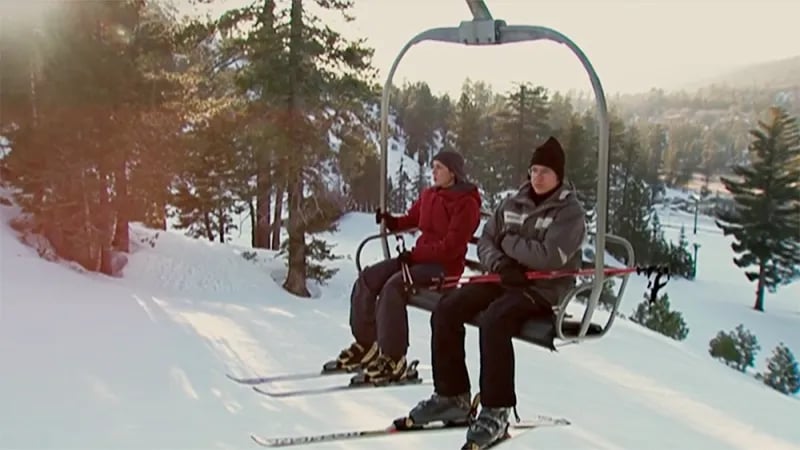 Another favourite episode from season 5 - this time the eighth - The Ski Lift was released in 2005. Larry tries to help Richard Lewis get a new kidney by befriending the Orthodox Jew in charge of the medical consortium.