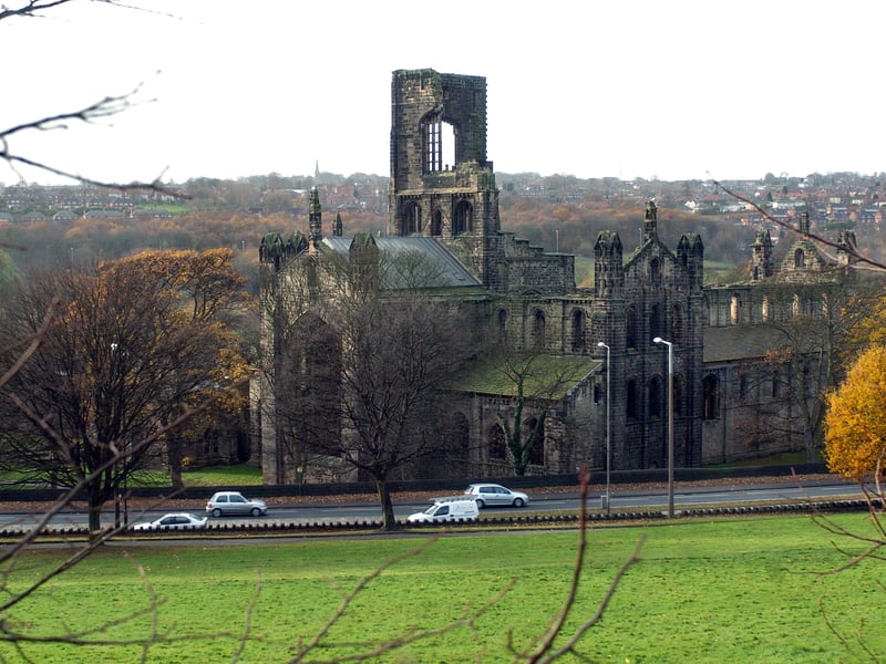 A total of 24 properties were sold in LS5, taking an average 152 days to sell.