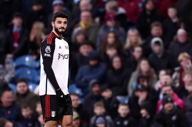 A knock could prevent the loanee making his first start, but the injury is not believed to be serious.