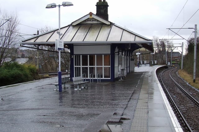 Cathcart is the 16th busiest station in Glasgow with 369,082 entries / exits. Glasgow Central was the main origin / destination point with 278,336 trips between the two stations.