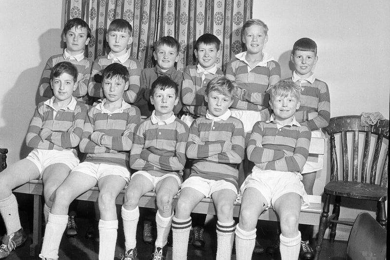 Hunters Tryst primary school football team in 1964